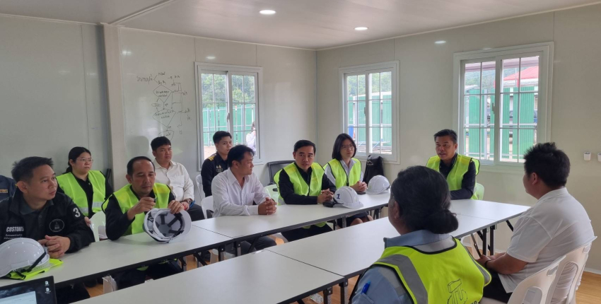 รองฯ ดิเรก ตรวจเยี่ยมและติดตามความคืบหน้าของงานก่อสร้างโครงการก่อสร้างด่านพรมแดนภูดู่ พร้อมสิ่งปลูกสร้างประกอบ