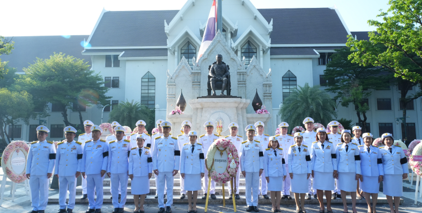 อธิบดีฯ เป็นประธานพิธีวางพวงมาลาถวายราชสักการะพระบรมราชานุสาวรีย์พระบาทสมเด็จพระจุลจอมเกล้าเจ้าอยู่หัว (รัชกาลที่ ๕)