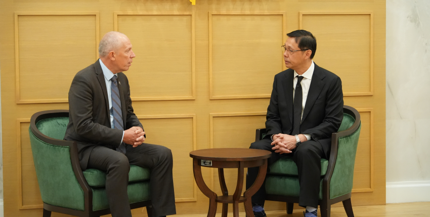 รองฯ นิติ ให้การต้อนรับ Mr. Benoît Godard ตำแหน่ง Director of International Affairs ศุลกากรฝรั่งเศส และคณะผู้แทน ในโอกาสเข้าเยี่ยมคารวะและหารือข้อราชการ