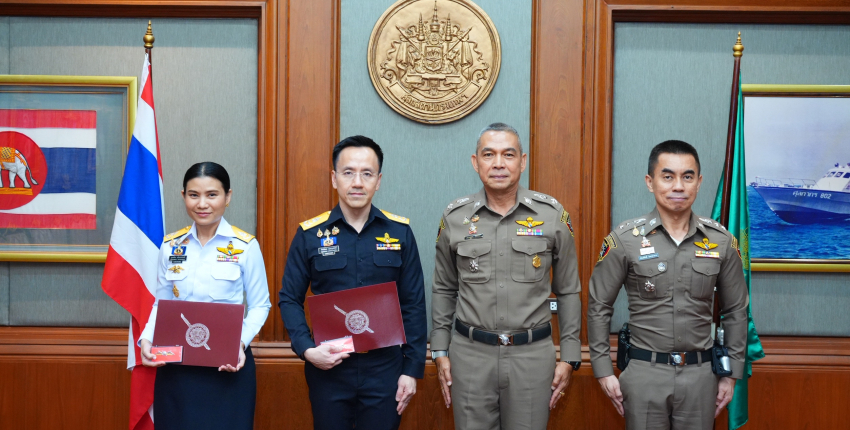 Director General of Customs Department received an Honorary Certificate from the Thai Marine Police Division