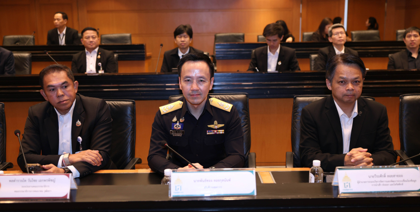 อธิบดีฯ เข้าร่วมประชุม พบปะสนทนา และแลกเปลี่ยนความเห็นกับคณะกรรมาธิการการคมนาคม วุฒิสภา ในประเด็นเกี่ยวกับการเชื่อมโยงข้อมูลระบบ National Single Window (NSW)